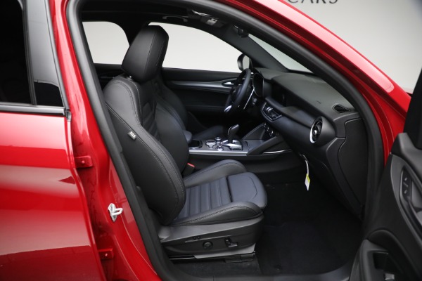 New 2024 Alfa Romeo Stelvio Veloce for sale $54,220 at Bentley Greenwich in Greenwich CT 06830 25