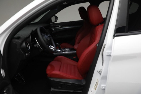 New 2024 Alfa Romeo Stelvio Veloce for sale $56,695 at Bentley Greenwich in Greenwich CT 06830 23