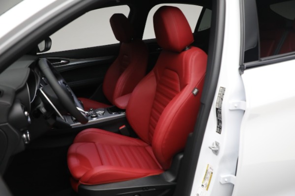 New 2024 Alfa Romeo Stelvio Veloce for sale $56,695 at Bentley Greenwich in Greenwich CT 06830 24