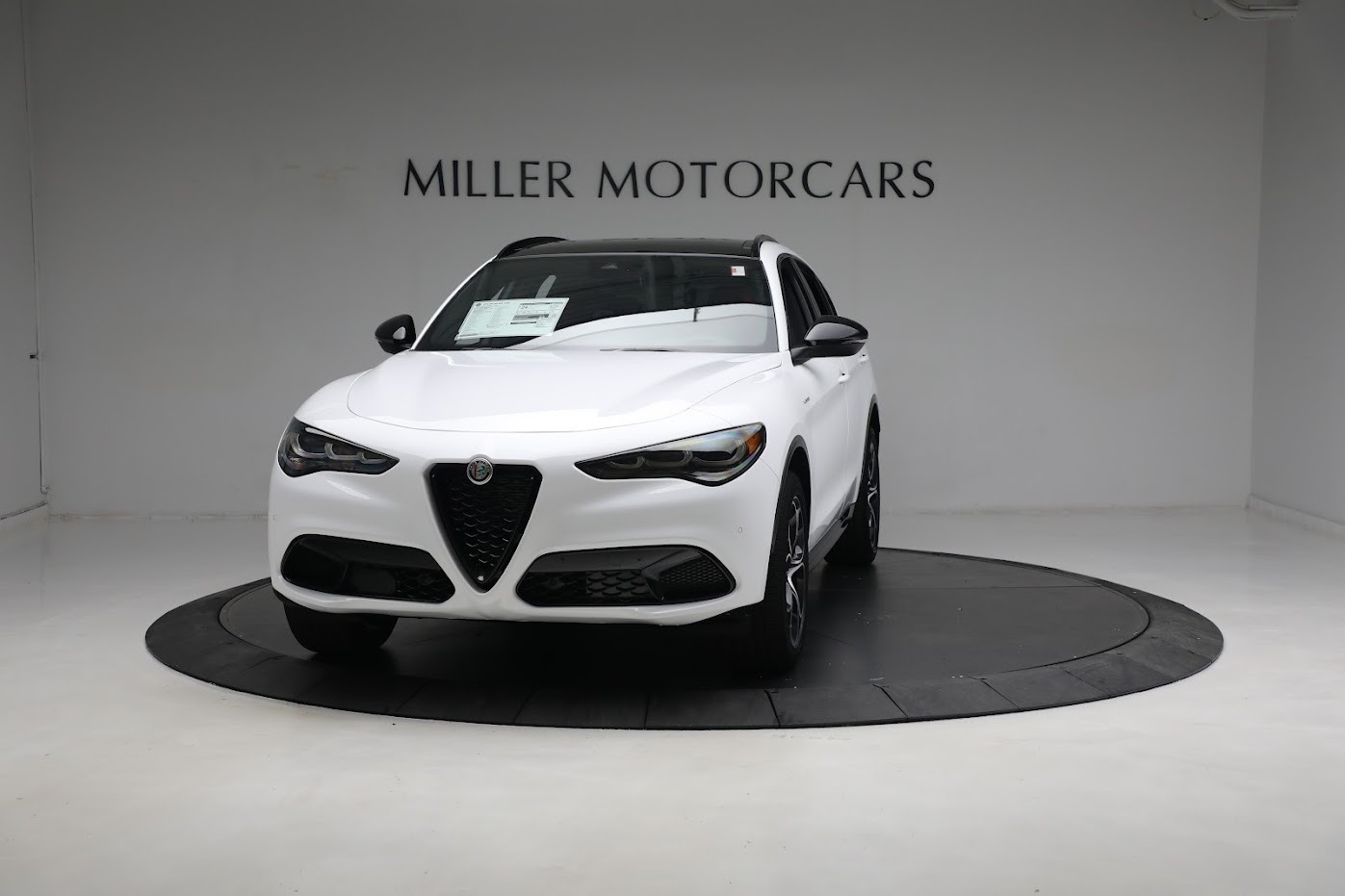 New 2024 Alfa Romeo Stelvio Veloce for sale $56,695 at Bentley Greenwich in Greenwich CT 06830 1