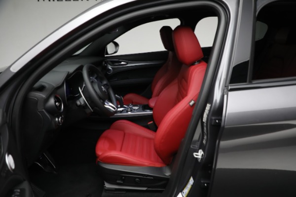 New 2024 Alfa Romeo Stelvio Veloce for sale $58,055 at Bentley Greenwich in Greenwich CT 06830 28