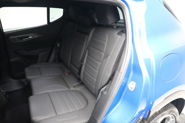 New 2024 Alfa Romeo Tonale Veloce for sale Sold at Bentley Greenwich in Greenwich CT 06830 27