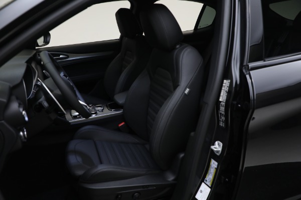 New 2024 Alfa Romeo Stelvio Veloce for sale $54,380 at Bentley Greenwich in Greenwich CT 06830 19