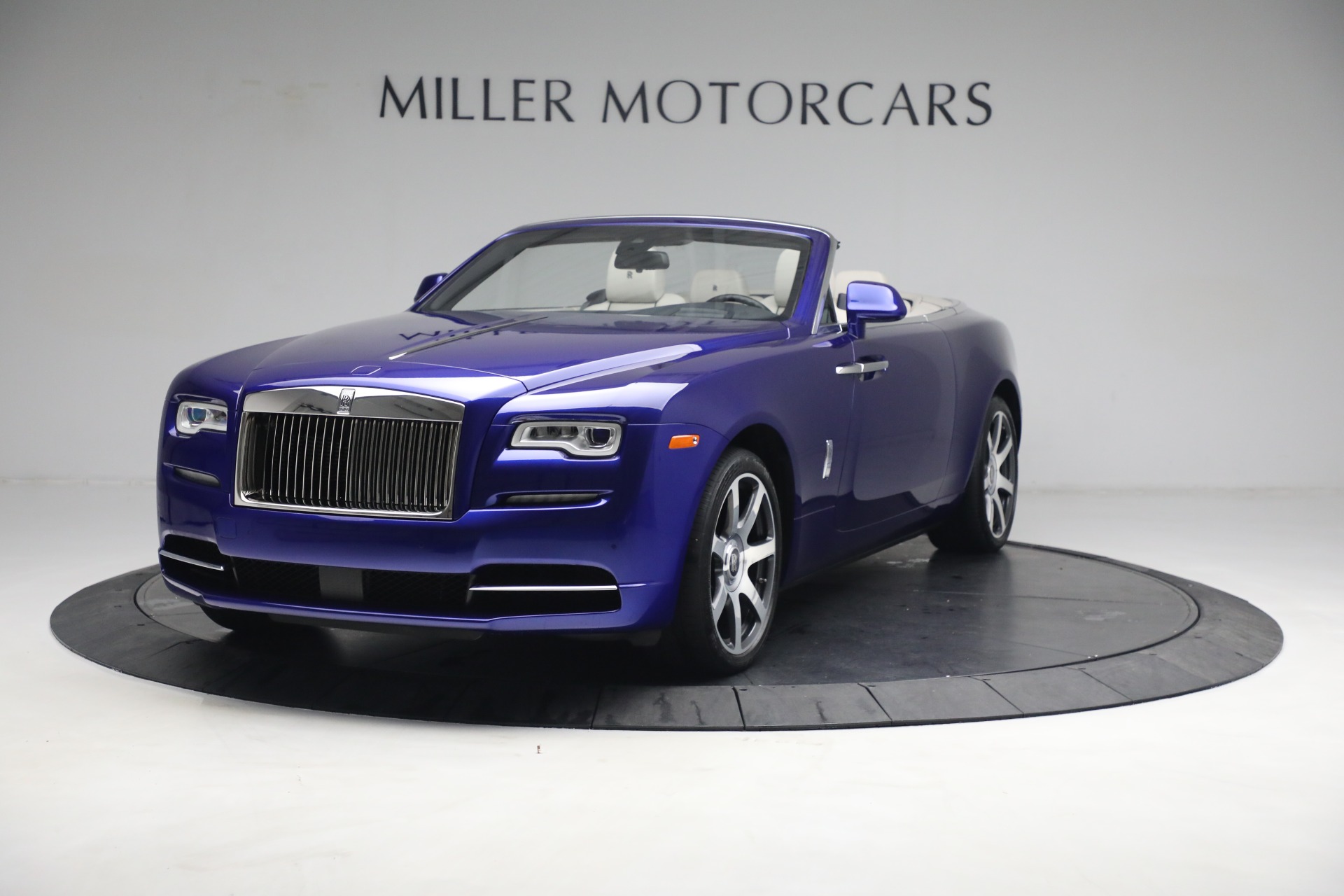 Used 2017 Rolls-Royce Dawn for sale $239,900 at Bentley Greenwich in Greenwich CT 06830 1