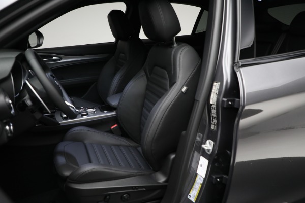 New 2024 Alfa Romeo Stelvio Veloce for sale Sold at Bentley Greenwich in Greenwich CT 06830 26
