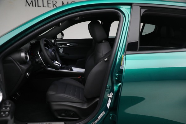 New 2024 Alfa Romeo Tonale Veloce for sale $57,490 at Bentley Greenwich in Greenwich CT 06830 18