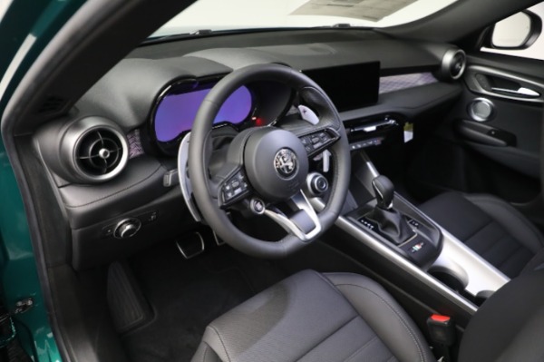 New 2024 Alfa Romeo Tonale Veloce for sale $59,340 at Bentley Greenwich in Greenwich CT 06830 17