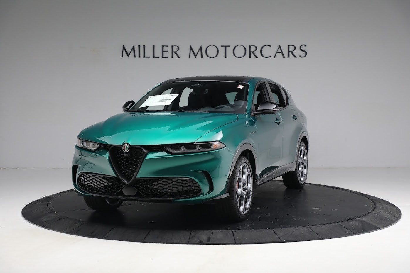 New 2024 Alfa Romeo Tonale Veloce for sale $59,340 at Bentley Greenwich in Greenwich CT 06830 1
