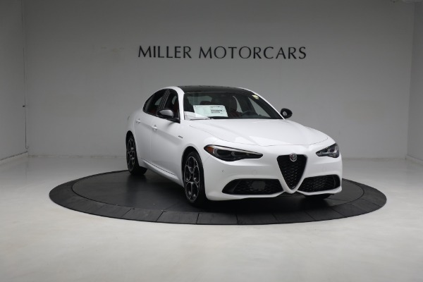 New 2024 Alfa Romeo Giulia Veloce for sale $55,285 at Bentley Greenwich in Greenwich CT 06830 18