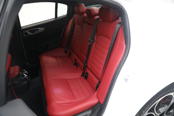 New 2024 Alfa Romeo Giulia Veloce for sale $55,285 at Bentley Greenwich in Greenwich CT 06830 25