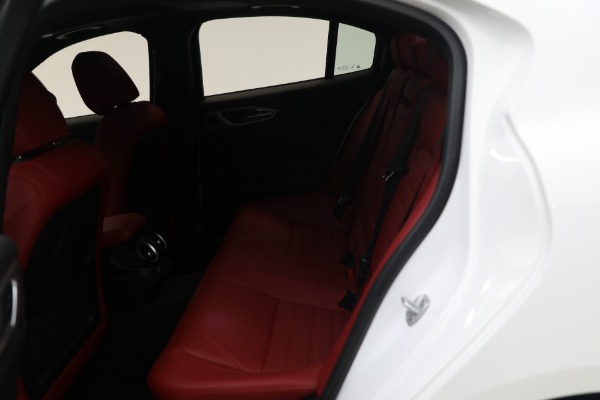 New 2024 Alfa Romeo Giulia Veloce for sale $55,285 at Bentley Greenwich in Greenwich CT 06830 26