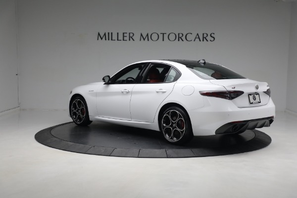 New 2024 Alfa Romeo Giulia Veloce for sale $55,285 at Bentley Greenwich in Greenwich CT 06830 7