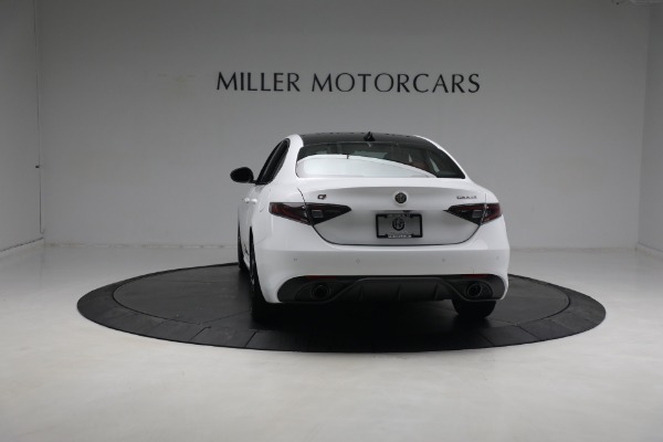 New 2024 Alfa Romeo Giulia Veloce for sale $55,285 at Bentley Greenwich in Greenwich CT 06830 9