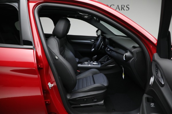New 2024 Alfa Romeo Stelvio Veloce for sale Sold at Bentley Greenwich in Greenwich CT 06830 28