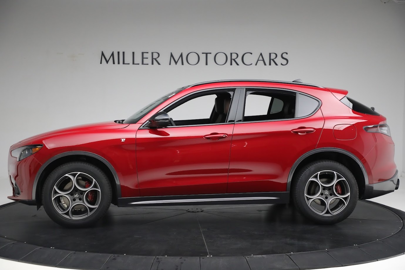 New 2024 Alfa Romeo Stelvio Ti for sale $53,920 at Bentley Greenwich in Greenwich CT 06830 1
