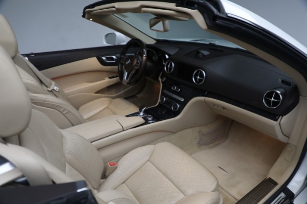 Used 2016 Mercedes-Benz SL-Class SL 400 for sale $44,900 at Bentley Greenwich in Greenwich CT 06830 24