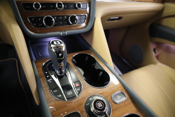 Used 2023 Bentley Bentayga V8 for sale $183,900 at Bentley Greenwich in Greenwich CT 06830 23