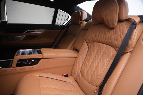 Used 2022 BMW 7 Series ALPINA B7 xDrive for sale $109,900 at Bentley Greenwich in Greenwich CT 06830 25