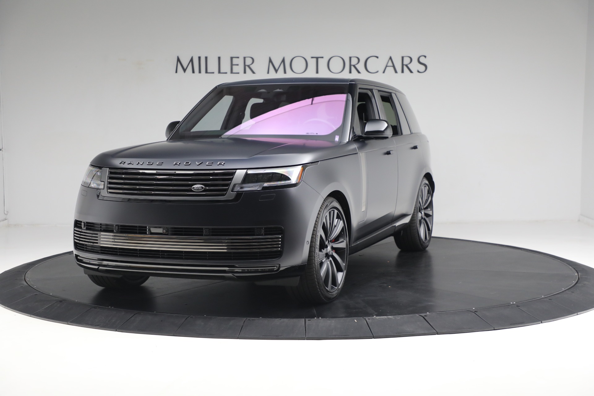 Used 2023 Land Rover Range Rover P530 SV for sale $233,900 at Bentley Greenwich in Greenwich CT 06830 1