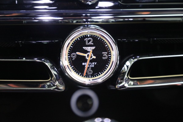 Used 2023 Bentley Flying Spur Speed for sale $289,900 at Bentley Greenwich in Greenwich CT 06830 25
