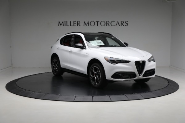 New 2024 Alfa Romeo Stelvio Veloce for sale $57,420 at Bentley Greenwich in Greenwich CT 06830 19