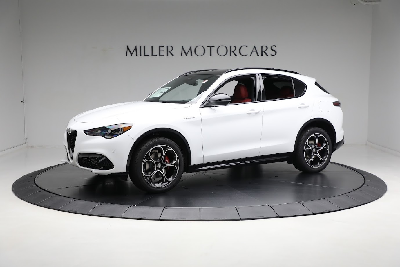 New 2024 Alfa Romeo Stelvio Veloce for sale $57,420 at Bentley Greenwich in Greenwich CT 06830 1