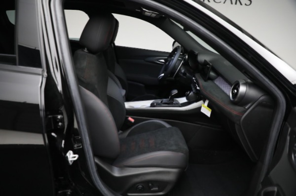 New 2024 Alfa Romeo Tonale Veloce for sale Sold at Bentley Greenwich in Greenwich CT 06830 25