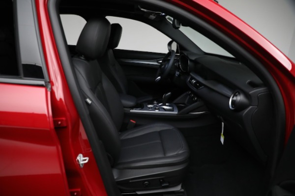 New 2024 Alfa Romeo Stelvio Ti for sale Sold at Bentley Greenwich in Greenwich CT 06830 25