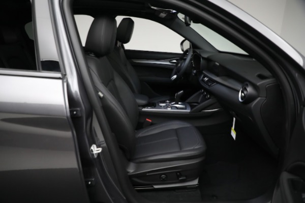 New 2024 Alfa Romeo Stelvio Ti for sale Sold at Bentley Greenwich in Greenwich CT 06830 28
