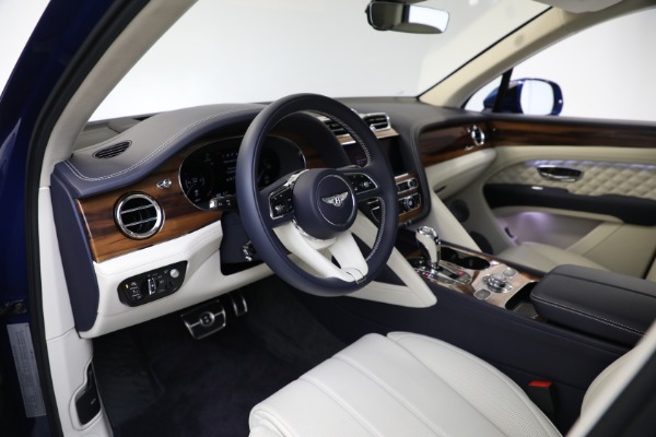 New 2023 Bentley Bentayga Azure Hybrid for sale $224,900 at Bentley Greenwich in Greenwich CT 06830 14