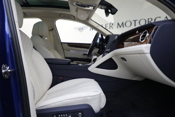 New 2023 Bentley Bentayga Azure Hybrid for sale $224,900 at Bentley Greenwich in Greenwich CT 06830 19