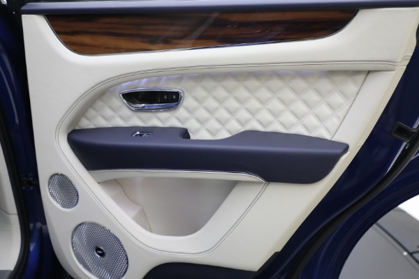 New 2023 Bentley Bentayga Azure Hybrid for sale Sold at Bentley Greenwich in Greenwich CT 06830 25