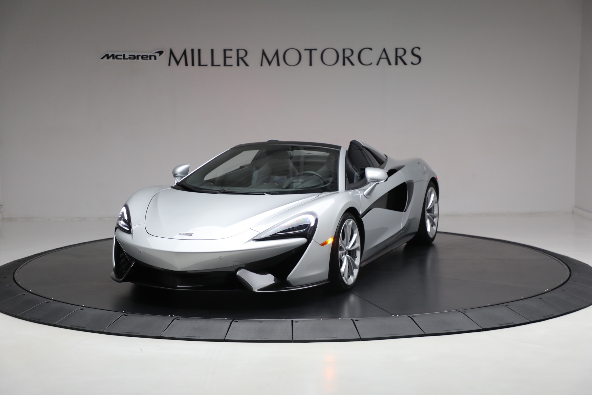 Used 2018 McLaren 570S Spider for sale $162,900 at Bentley Greenwich in Greenwich CT 06830 1