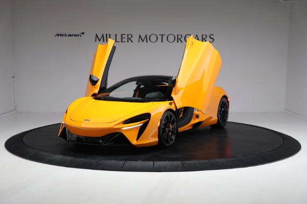 New 2024 McLaren Artura Performance for sale $278,233 at Bentley Greenwich in Greenwich CT 06830 16