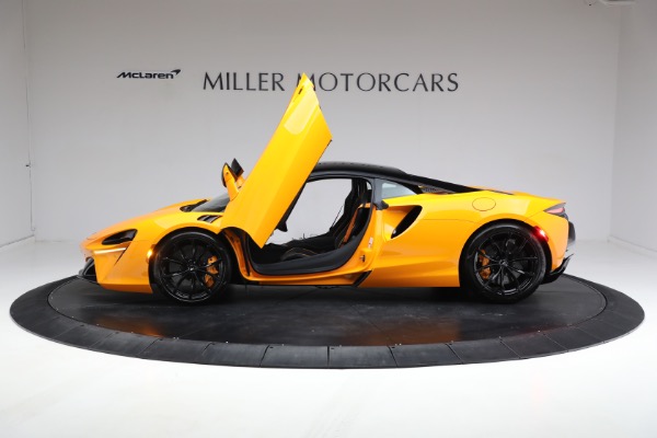 New 2024 McLaren Artura Performance for sale $278,233 at Bentley Greenwich in Greenwich CT 06830 17