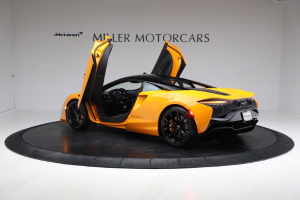 New 2024 McLaren Artura Performance for sale $278,233 at Bentley Greenwich in Greenwich CT 06830 18