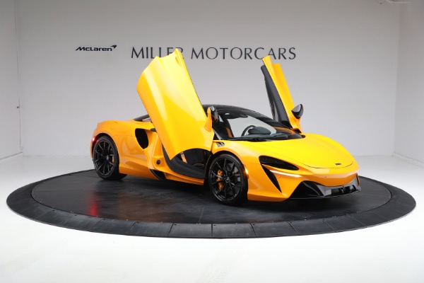 Used 2024 McLaren Artura Performance for sale Call for price at Bentley Greenwich in Greenwich CT 06830 22