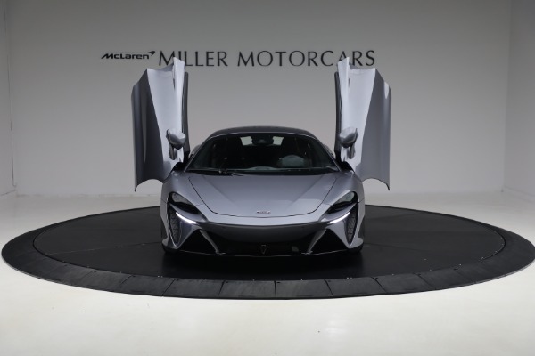 Used 2024 McLaren Artura Performance for sale $185,900 at Bentley Greenwich in Greenwich CT 06830 13
