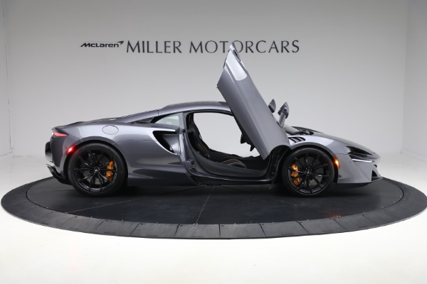Used 2024 McLaren Artura Performance for sale $185,900 at Bentley Greenwich in Greenwich CT 06830 19