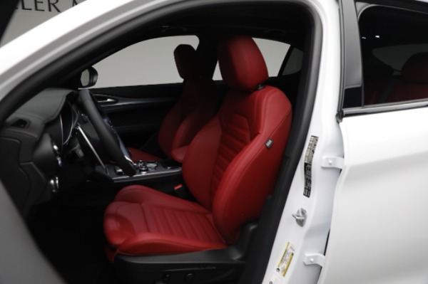 New 2024 Alfa Romeo Stelvio Veloce for sale Sold at Bentley Greenwich in Greenwich CT 06830 23