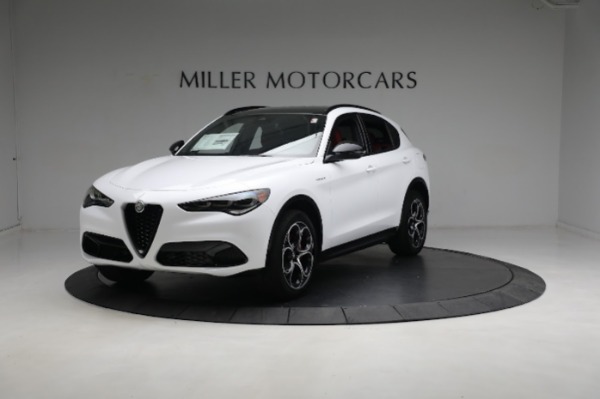 New 2024 Alfa Romeo Stelvio Veloce for sale $57,395 at Bentley Greenwich in Greenwich CT 06830 1