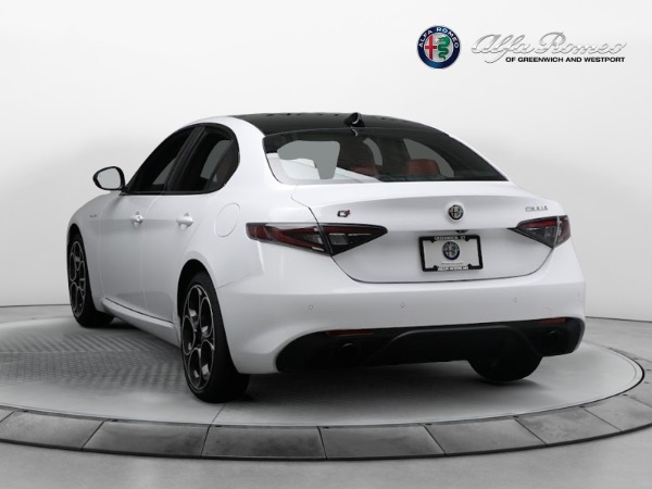 New 2024 Alfa Romeo Giulia Veloce for sale $55,985 at Bentley Greenwich in Greenwich CT 06830 11