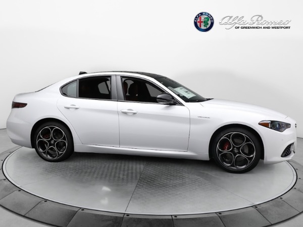 New 2024 Alfa Romeo Giulia Veloce for sale $55,985 at Bentley Greenwich in Greenwich CT 06830 16