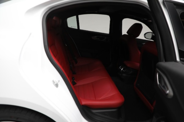 New 2024 Alfa Romeo Giulia Veloce for sale Sold at Bentley Greenwich in Greenwich CT 06830 28
