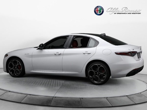 New 2024 Alfa Romeo Giulia Veloce for sale $55,985 at Bentley Greenwich in Greenwich CT 06830 9