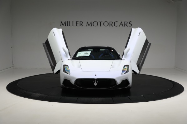 New 2023 Maserati MC20 Cielo for sale $332,095 at Bentley Greenwich in Greenwich CT 06830 25