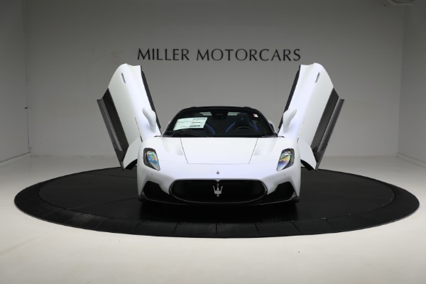 New 2023 Maserati MC20 Cielo for sale $332,095 at Bentley Greenwich in Greenwich CT 06830 28