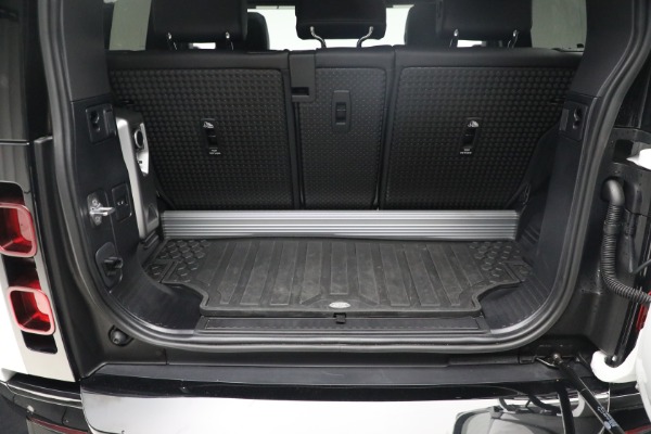 Used 2023 Land Rover Defender 90 X-Dynamic SE for sale Sold at Bentley Greenwich in Greenwich CT 06830 18