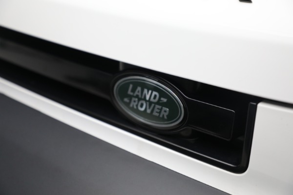 Used 2023 Land Rover Defender 90 X-Dynamic SE for sale Sold at Bentley Greenwich in Greenwich CT 06830 28