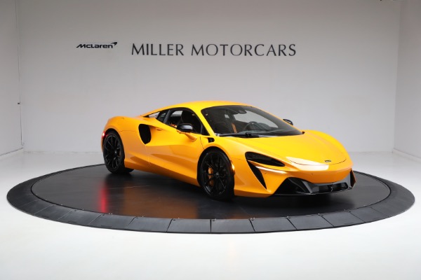 New 2024 McLaren Artura for sale $276,833 at Bentley Greenwich in Greenwich CT 06830 11